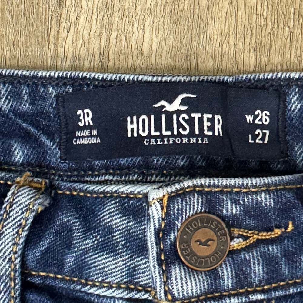 Hollister Women’s Ultra High Rise Vintage Stretch Mom Jeans - Picture 6 of 10